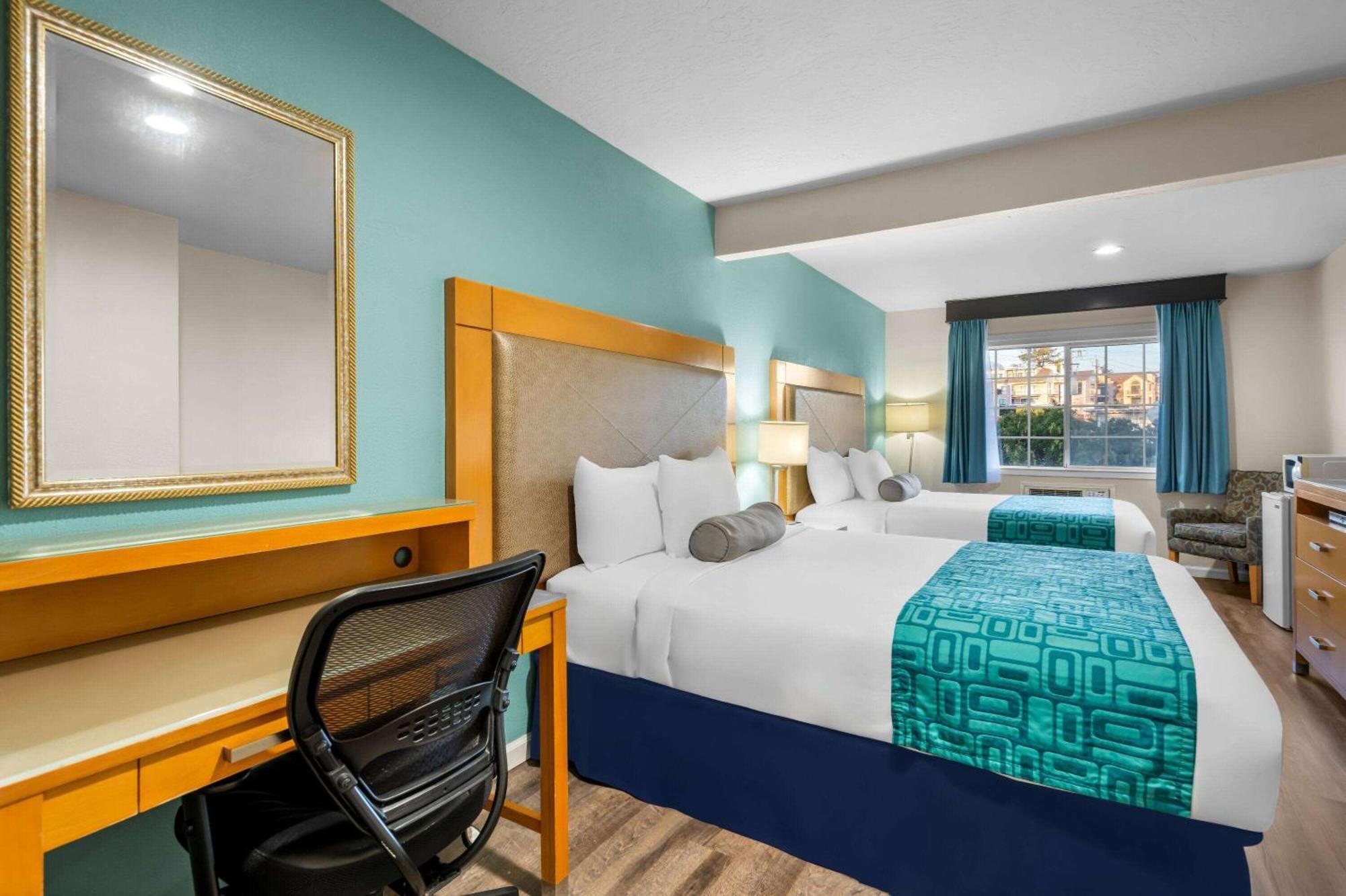 Howard Johnson By Wyndham Santa Cruz Beach Boardwalk מראה חיצוני תמונה