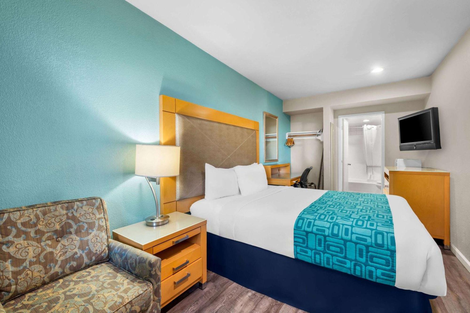 Howard Johnson By Wyndham Santa Cruz Beach Boardwalk מראה חיצוני תמונה
