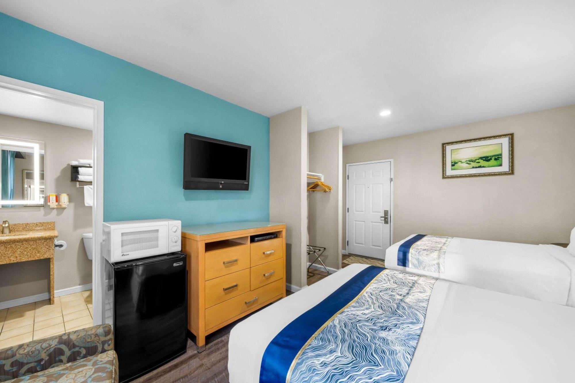 Howard Johnson By Wyndham Santa Cruz Beach Boardwalk מראה חיצוני תמונה