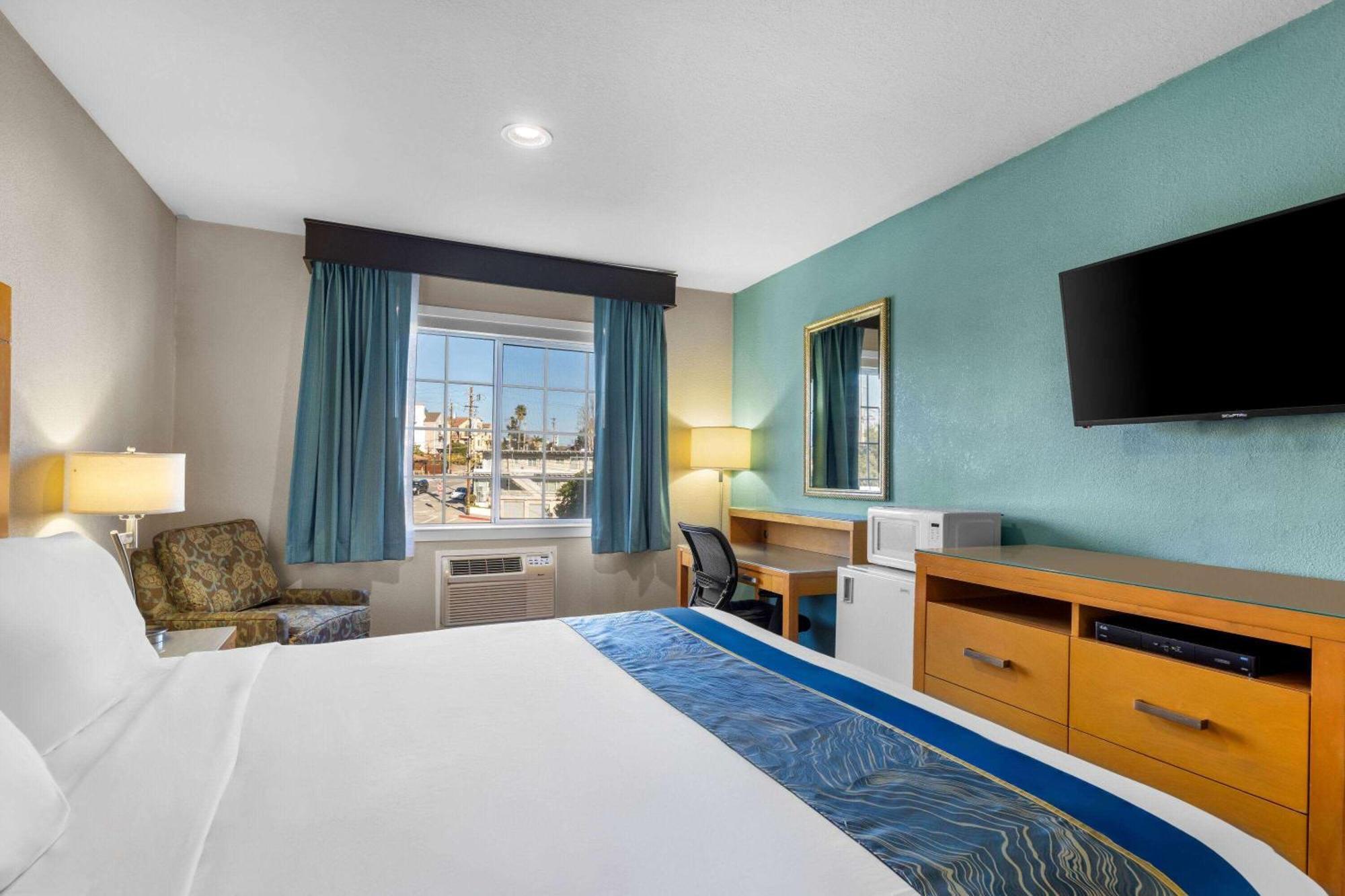 Howard Johnson By Wyndham Santa Cruz Beach Boardwalk מראה חיצוני תמונה