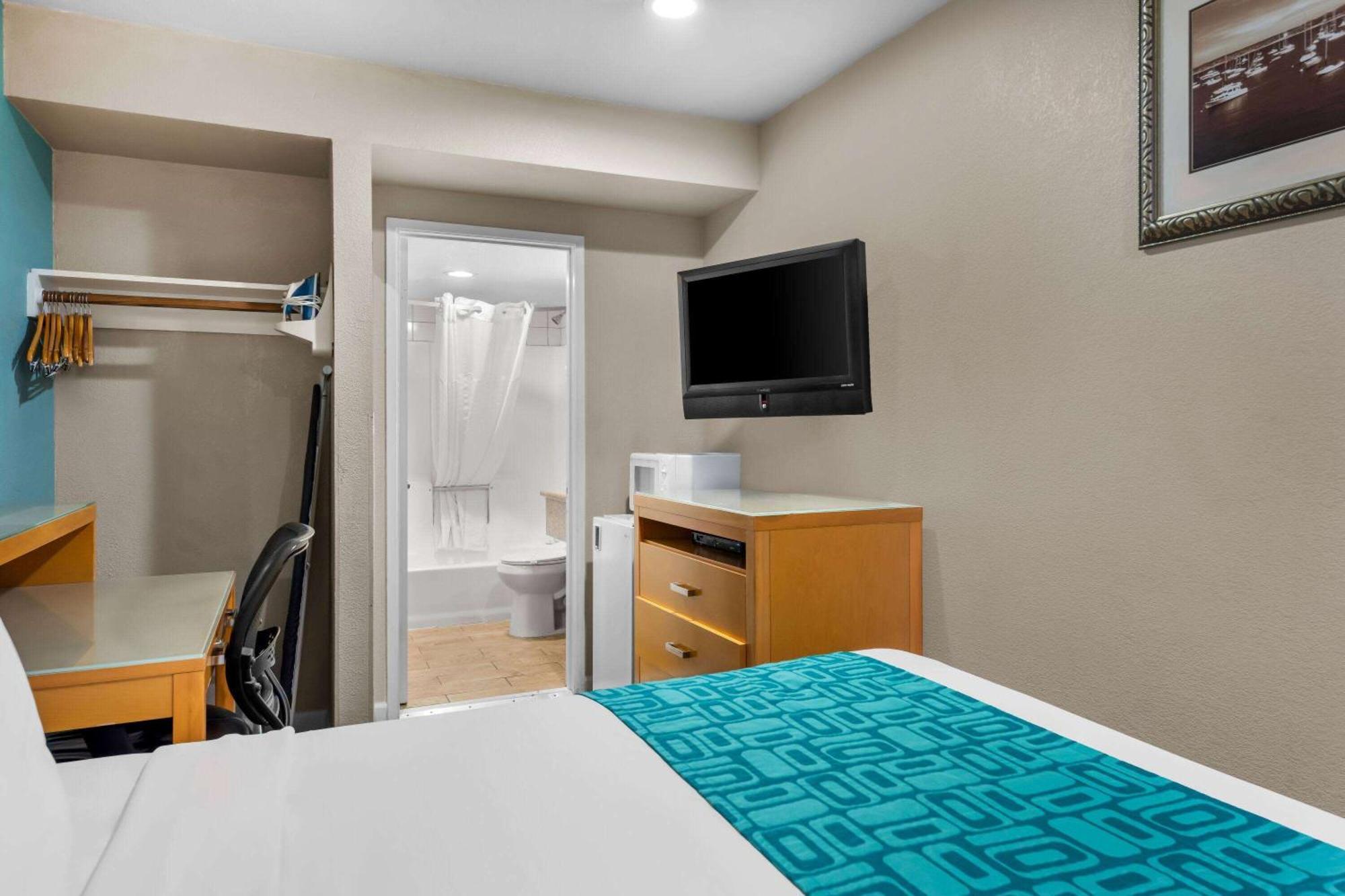 Howard Johnson By Wyndham Santa Cruz Beach Boardwalk מראה חיצוני תמונה