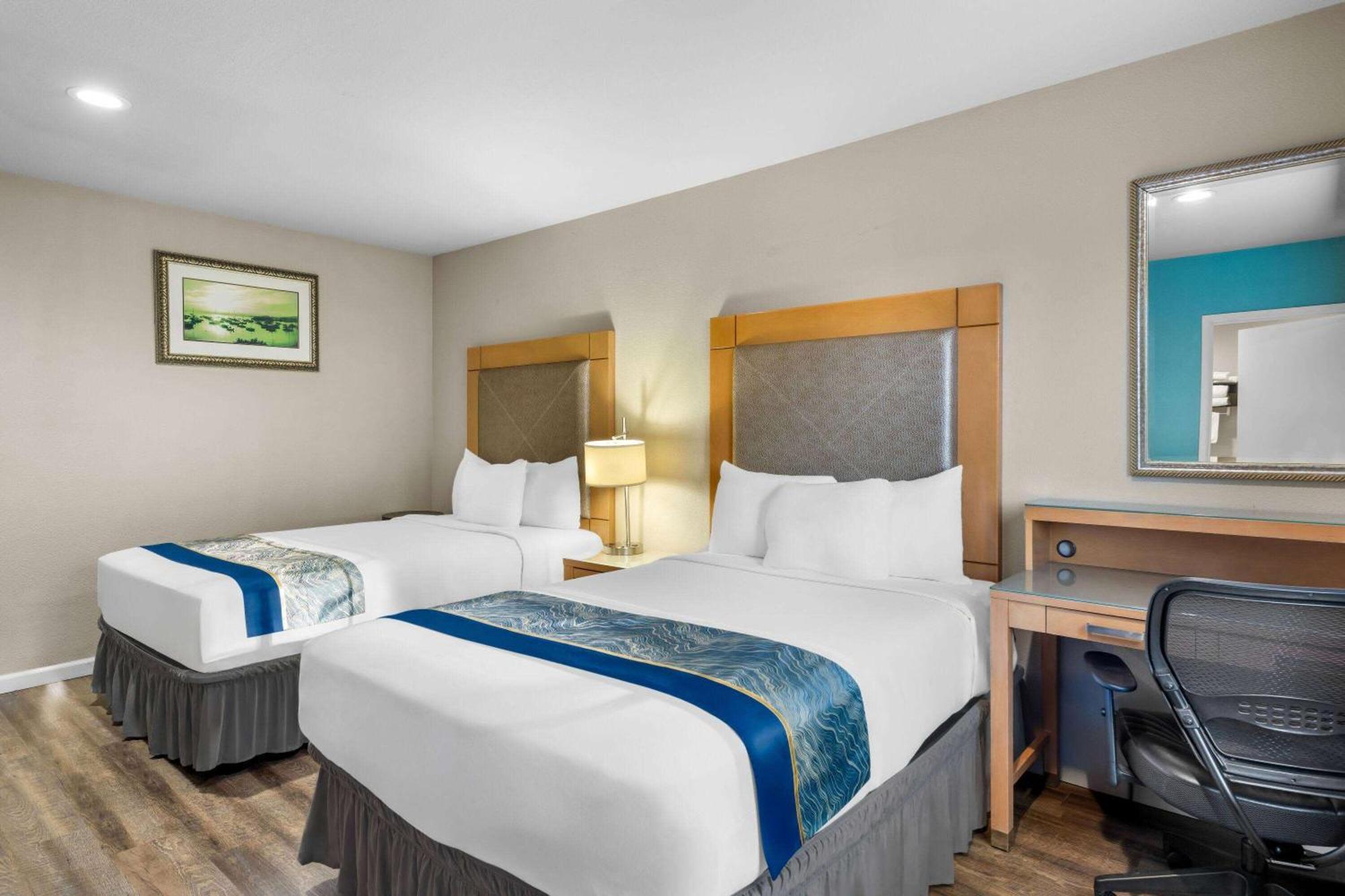 Howard Johnson By Wyndham Santa Cruz Beach Boardwalk מראה חיצוני תמונה
