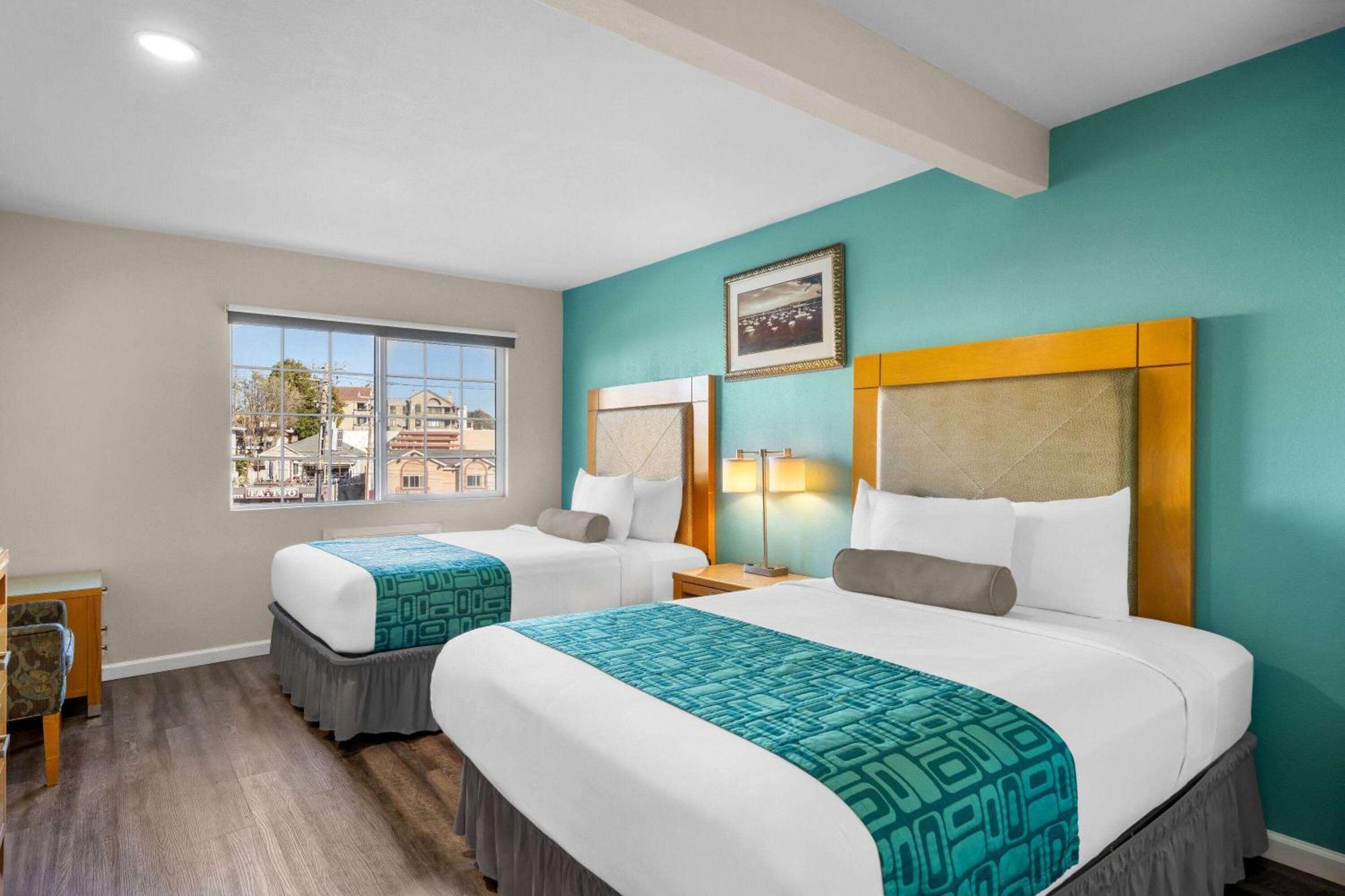 Howard Johnson By Wyndham Santa Cruz Beach Boardwalk מראה חיצוני תמונה